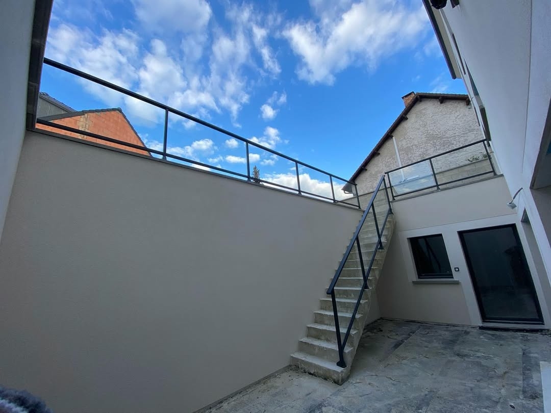 Garde-corps aluminium et verre sécurité finition laquée posé par FHCI en Essonne